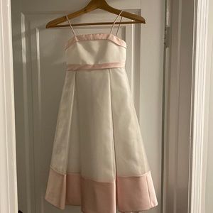 Girls white formal dress with pink bow, size 4